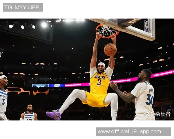 弗菲表现出色6投3中贡献12分3篮板1助攻1盖帽展现实力