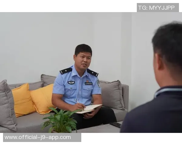 新一代传承梦想成真枪手青训小将向埃泽致敬希望追随你的脚步