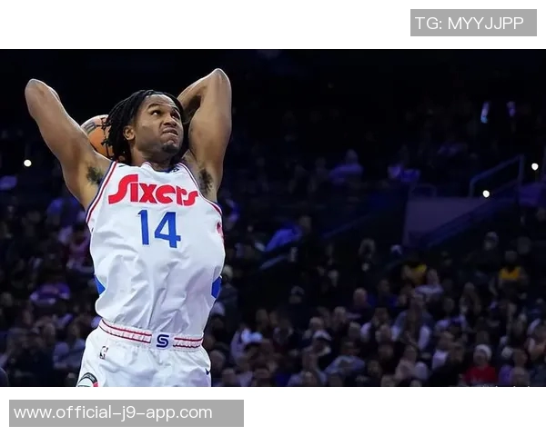 恩比德半场表现平平12投4中仅得13分9篮板2盖帽球队进攻效率堪忧